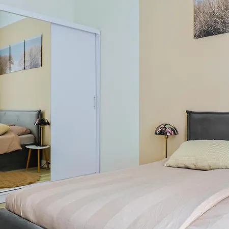 Quite Centre, Area, 1br Appartement *